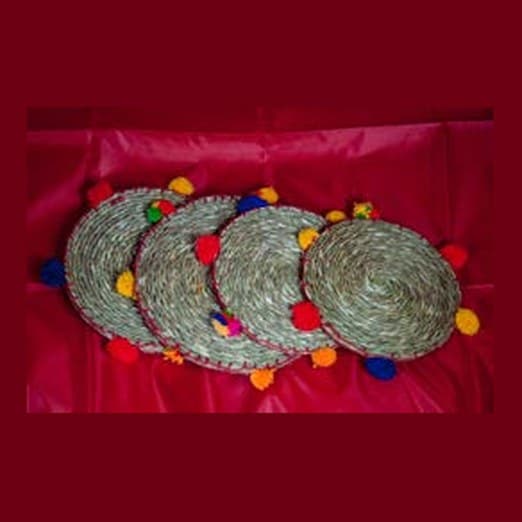 কোস্টার — রঙিন পমপম (চারটির সেট)